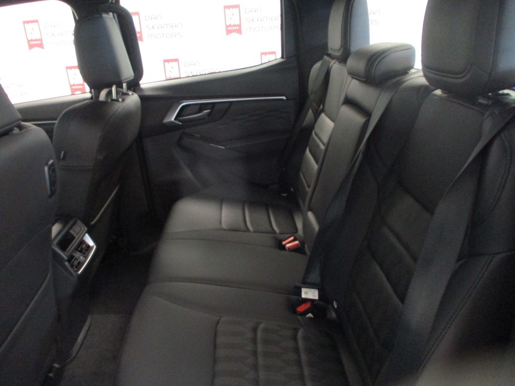 2025 Isuzu D-MAX