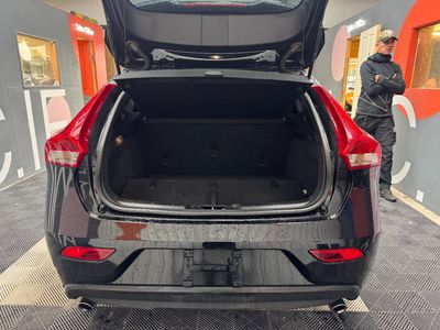 2017 Volvo V40