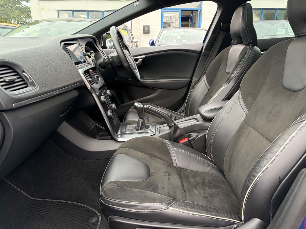 2016 Volvo V40