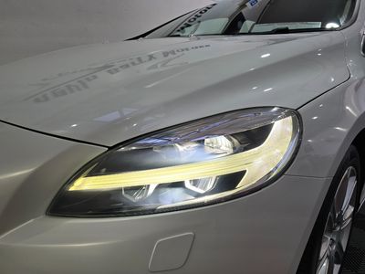 2018 Volvo V40