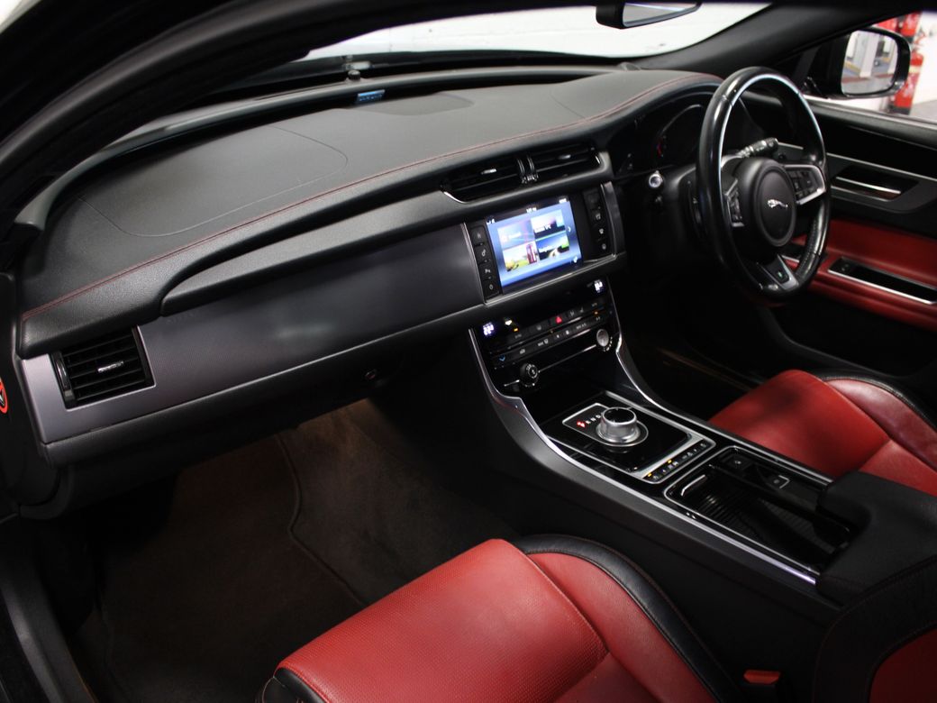 2016 Jaguar XF