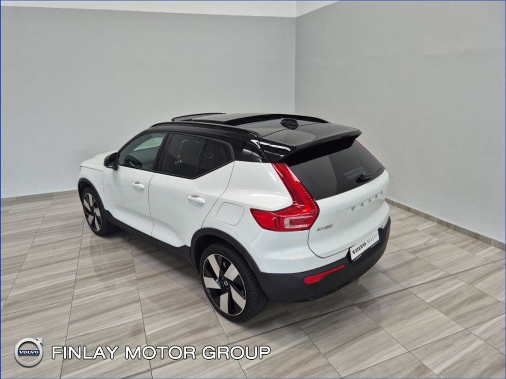 2025 Volvo XC40