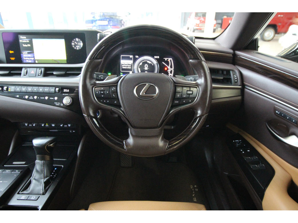 2021 Lexus ES 300h