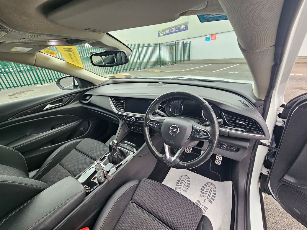 2020 Opel Insignia
