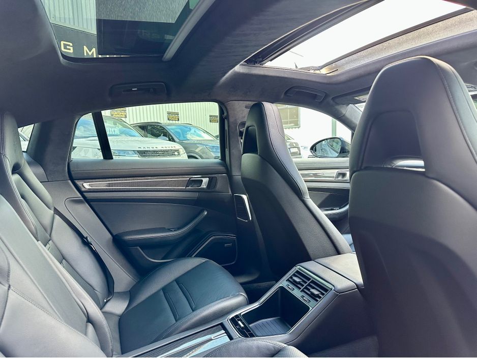 2022 Porsche Panamera