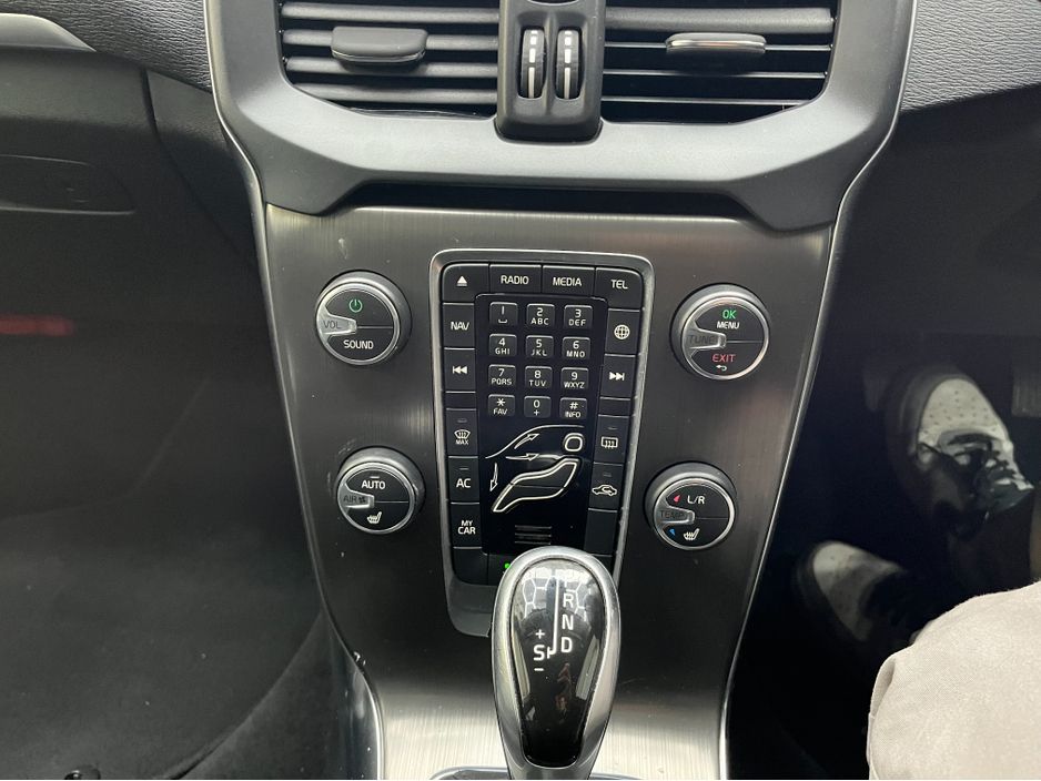 2015 Volvo V40