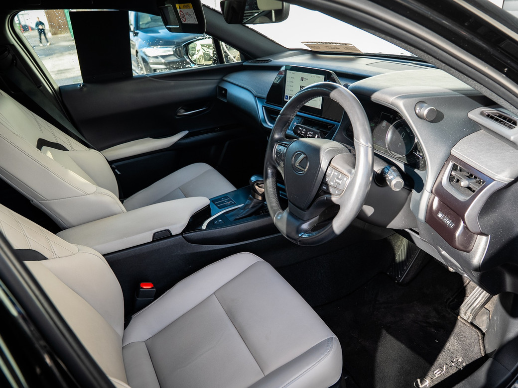 2023 Lexus UX 250H