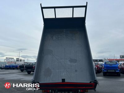 2022 White Isuzu NNR