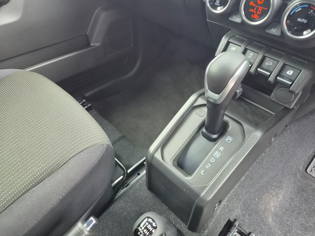 2025 Suzuki Jimny
