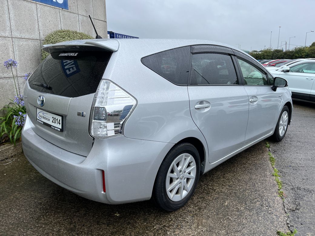 2014 Toyota Prius Alpha