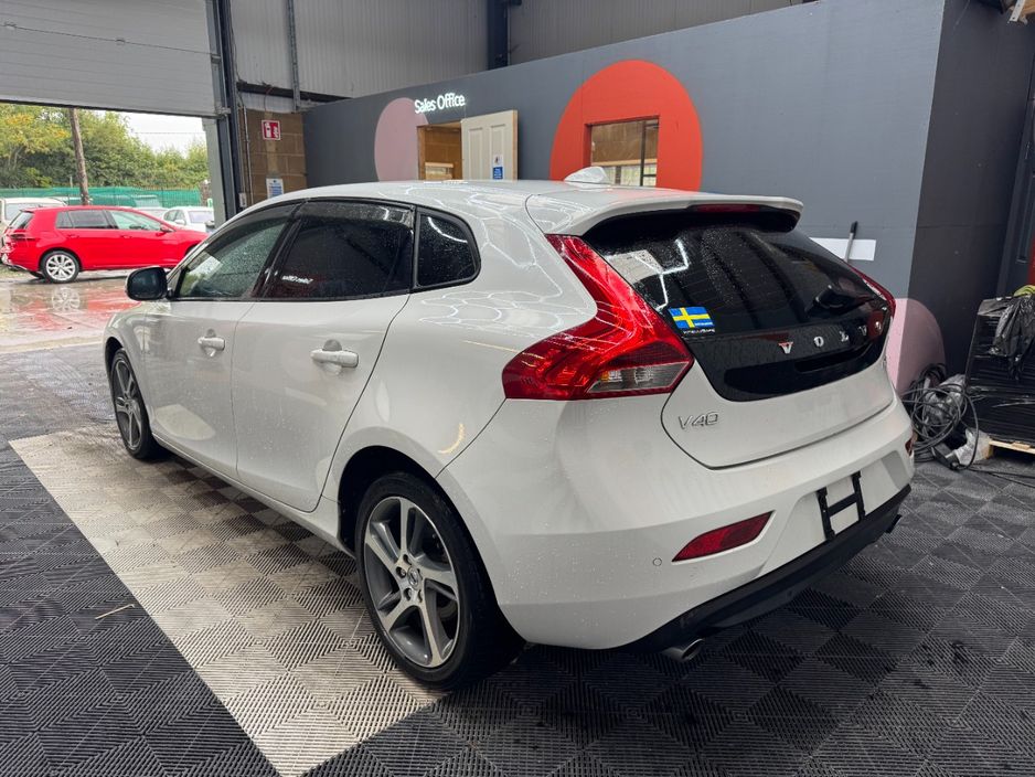 2017 Volvo V40