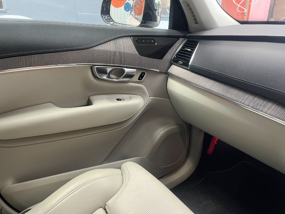 2023 Volvo XC90