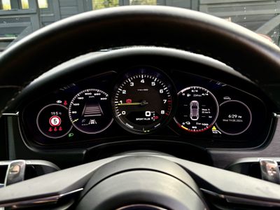 2022 Porsche Panamera