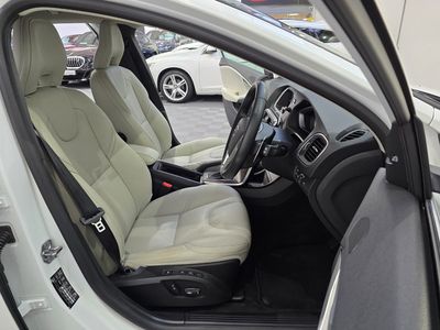 2018 Volvo V40