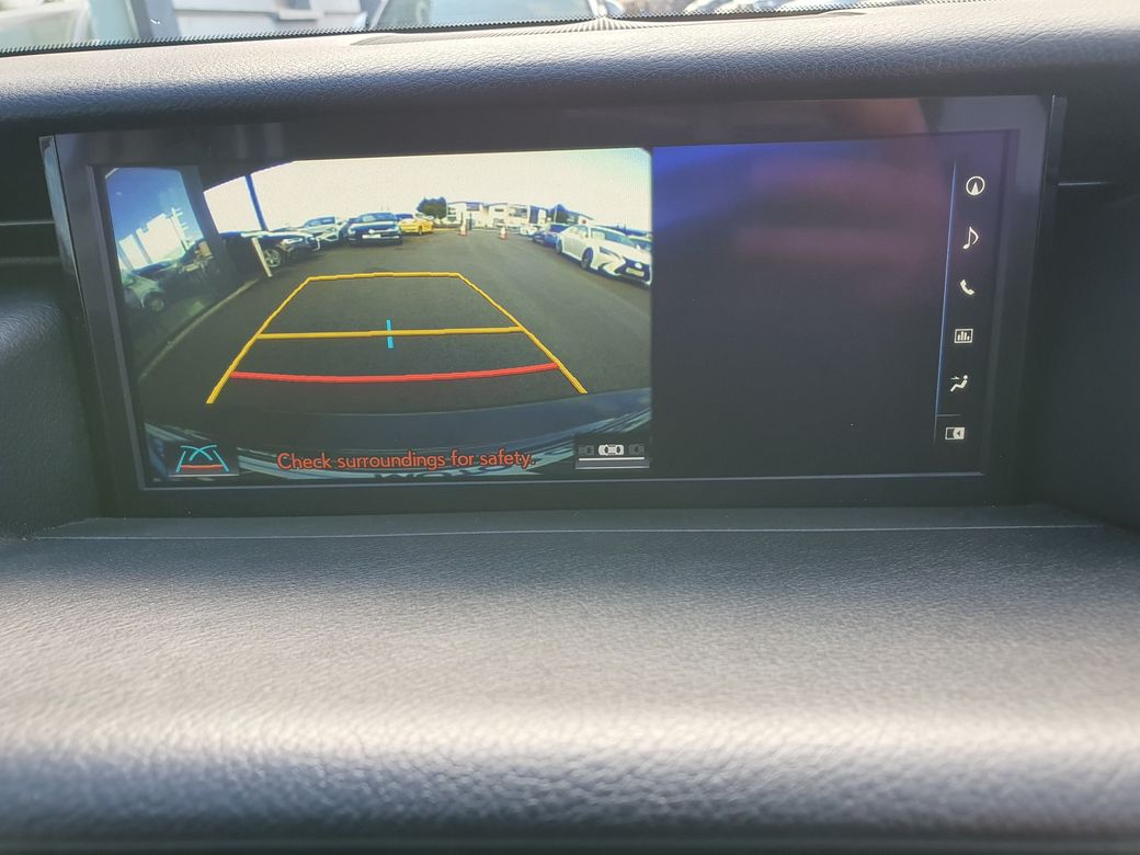 2016 Lexus IS 300h