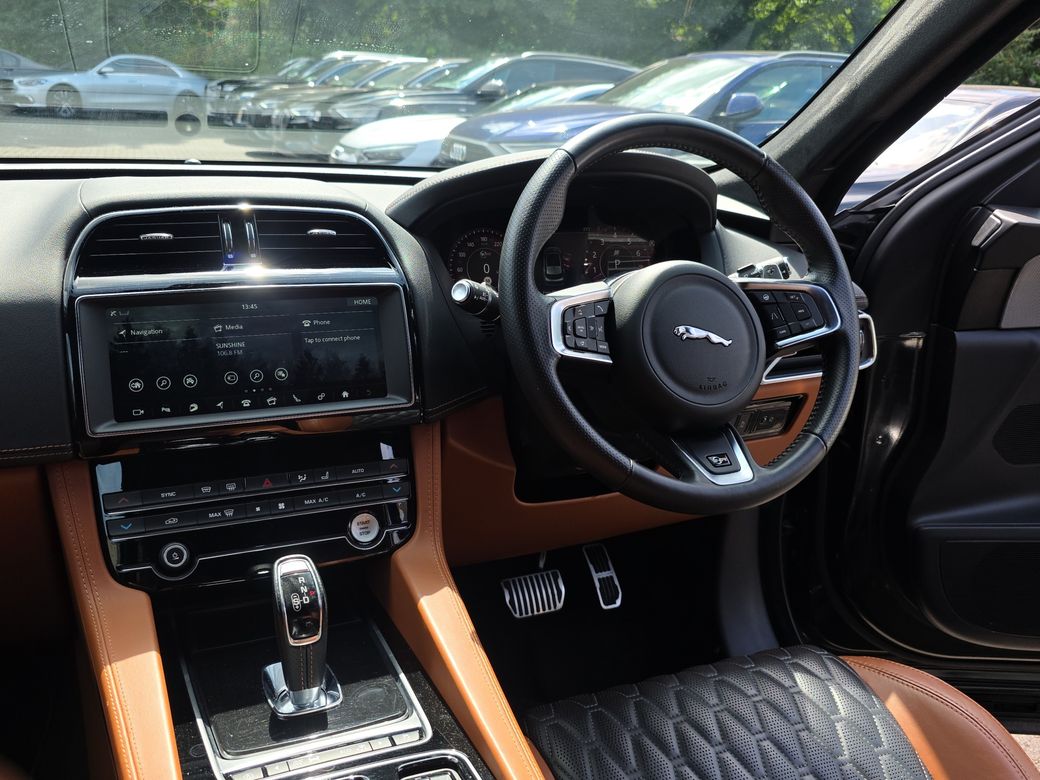 2019 Jaguar F-Pace