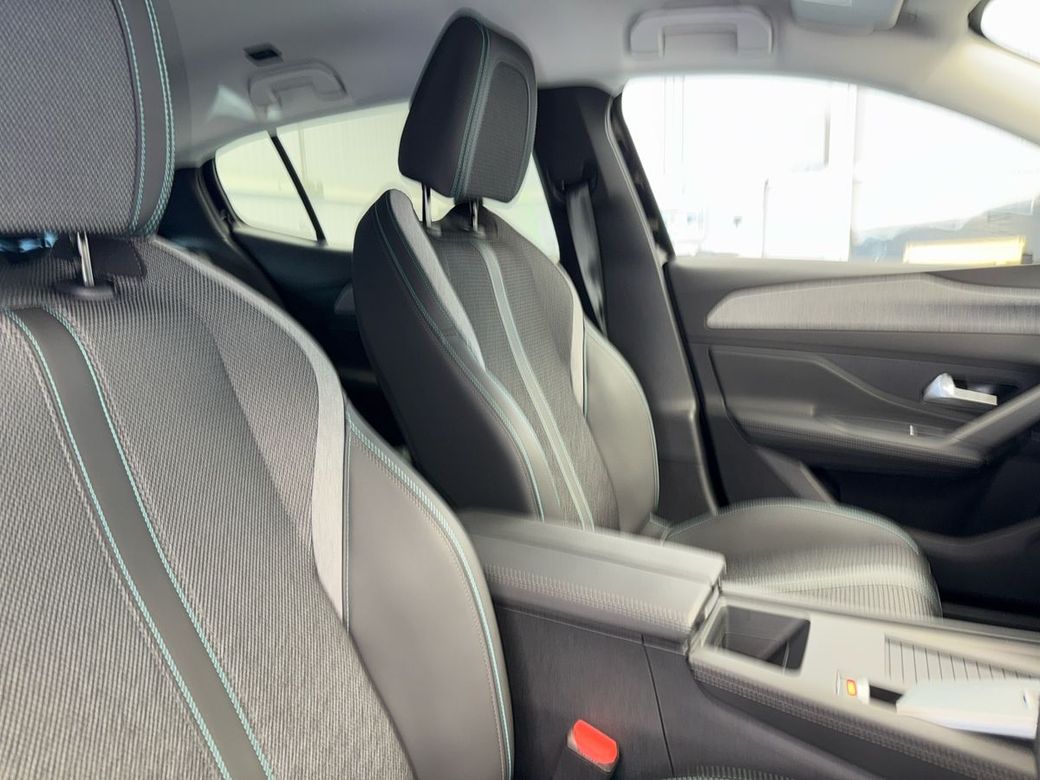2025 Peugeot 408