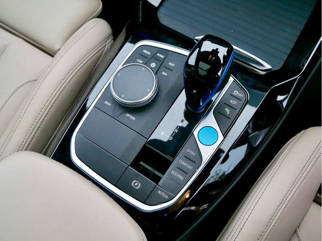 2022 BMW iX3