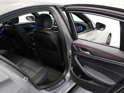 2021 BMW 530