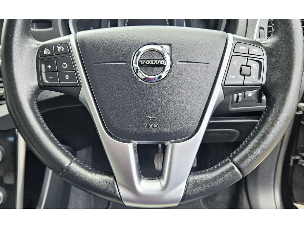 2017 Volvo V40