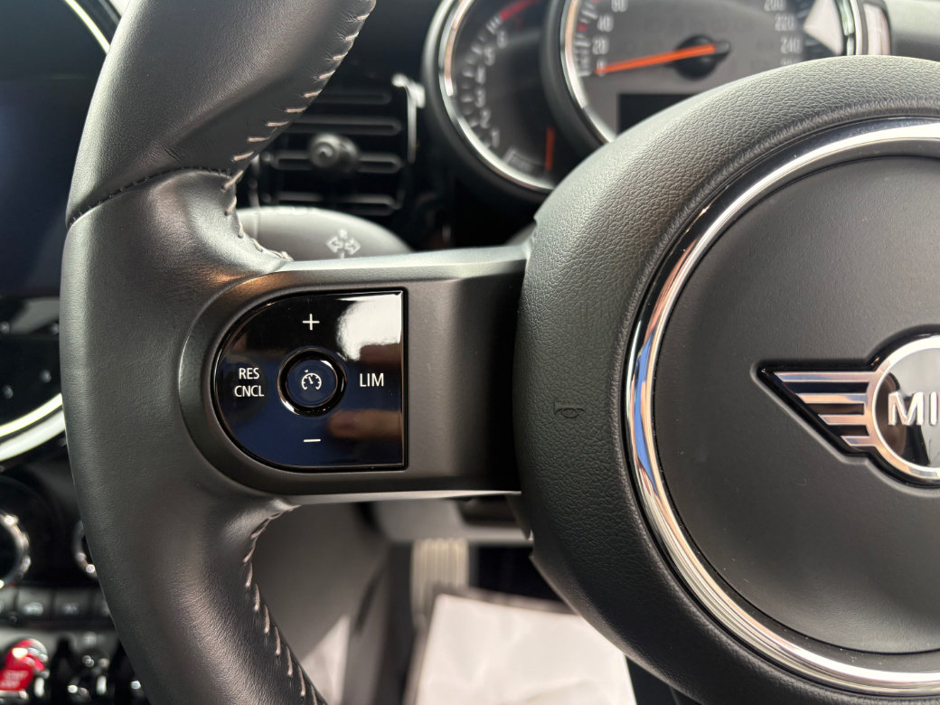2023 Mini Hatch