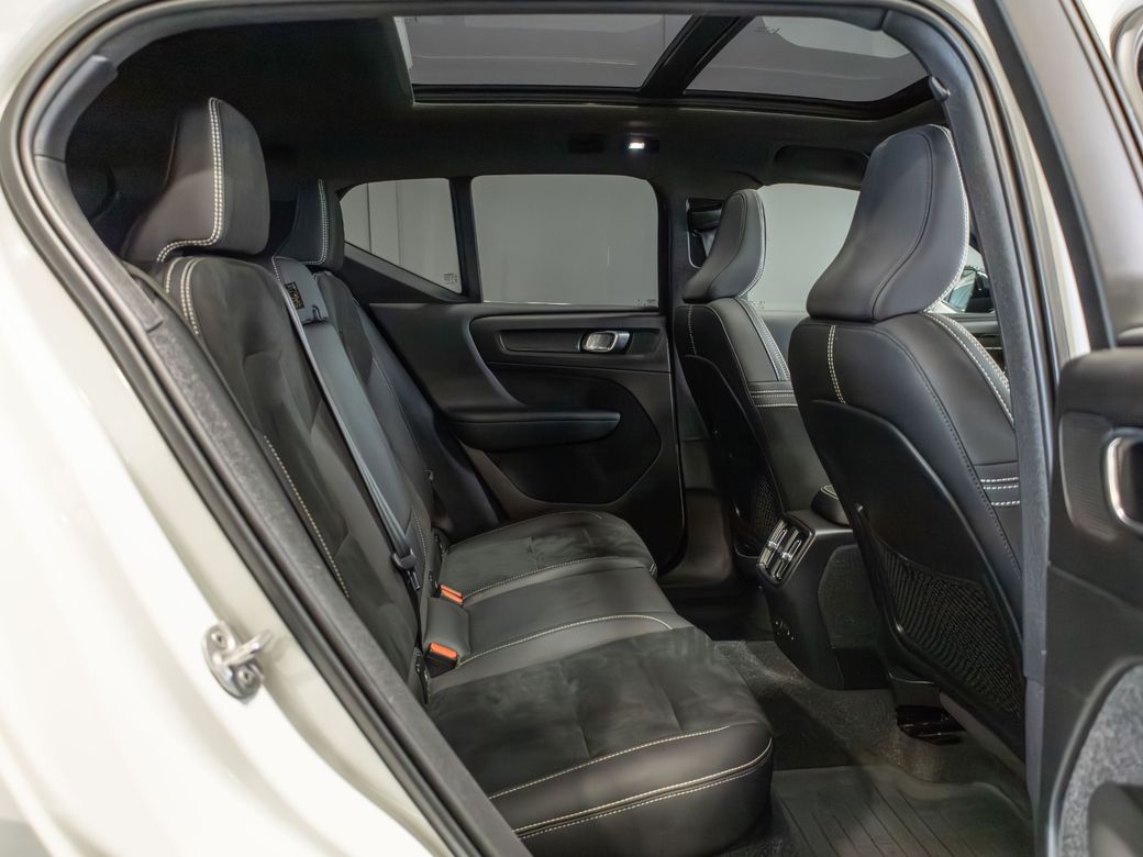 2022 Volvo XC40