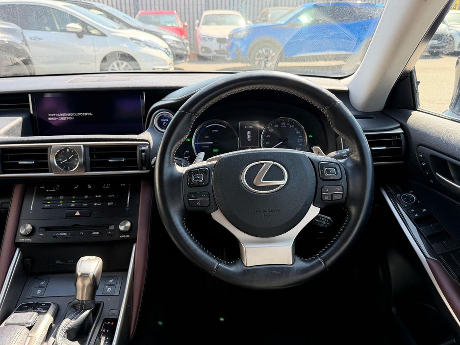 2018 Lexus IS 300h