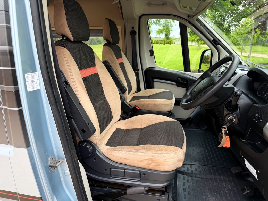 2013 SWIFT  AUTOCRUISE QUARTET R.H.D 4 BERTH 