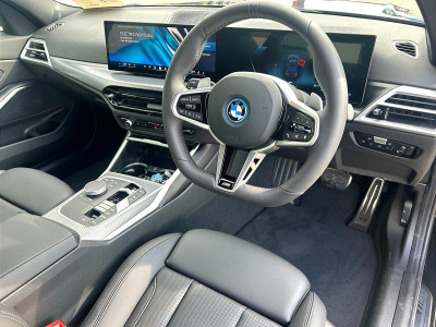 2025 BMW 330