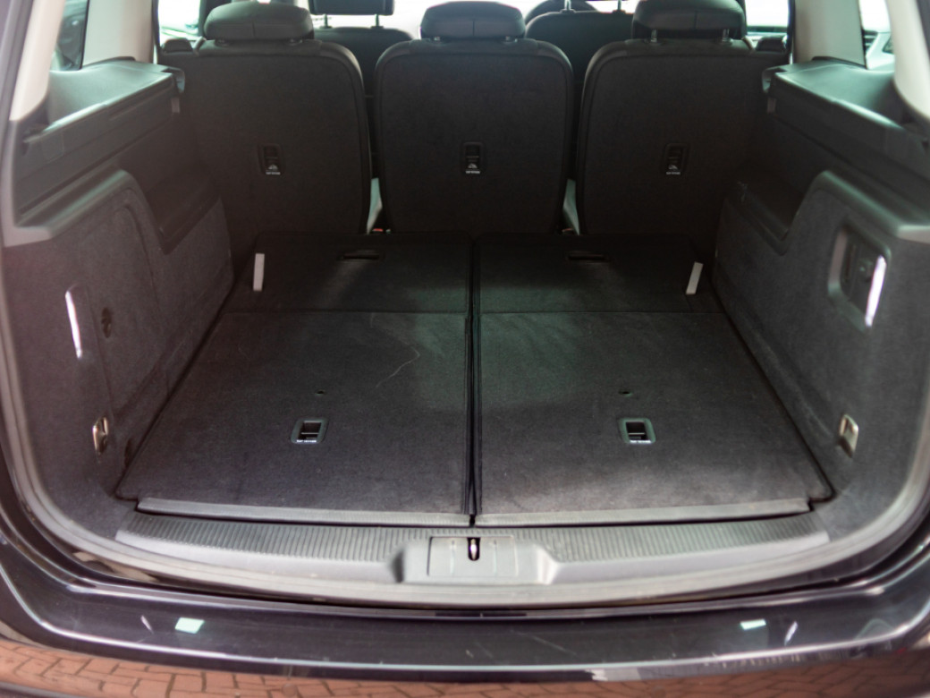 2022 Volkswagen Sharan