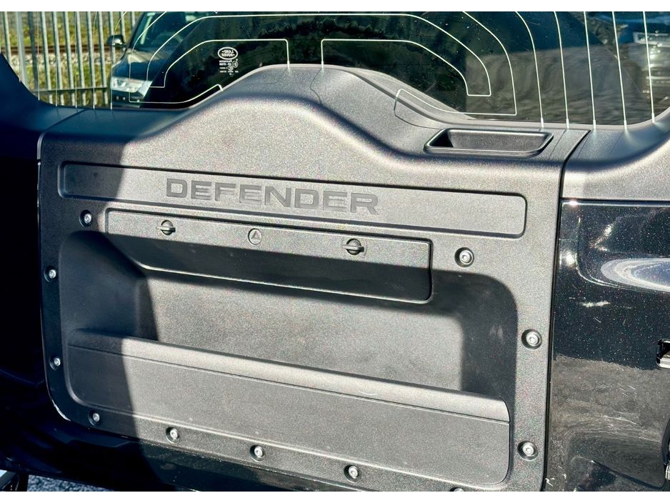 2025 Land Rover Defender