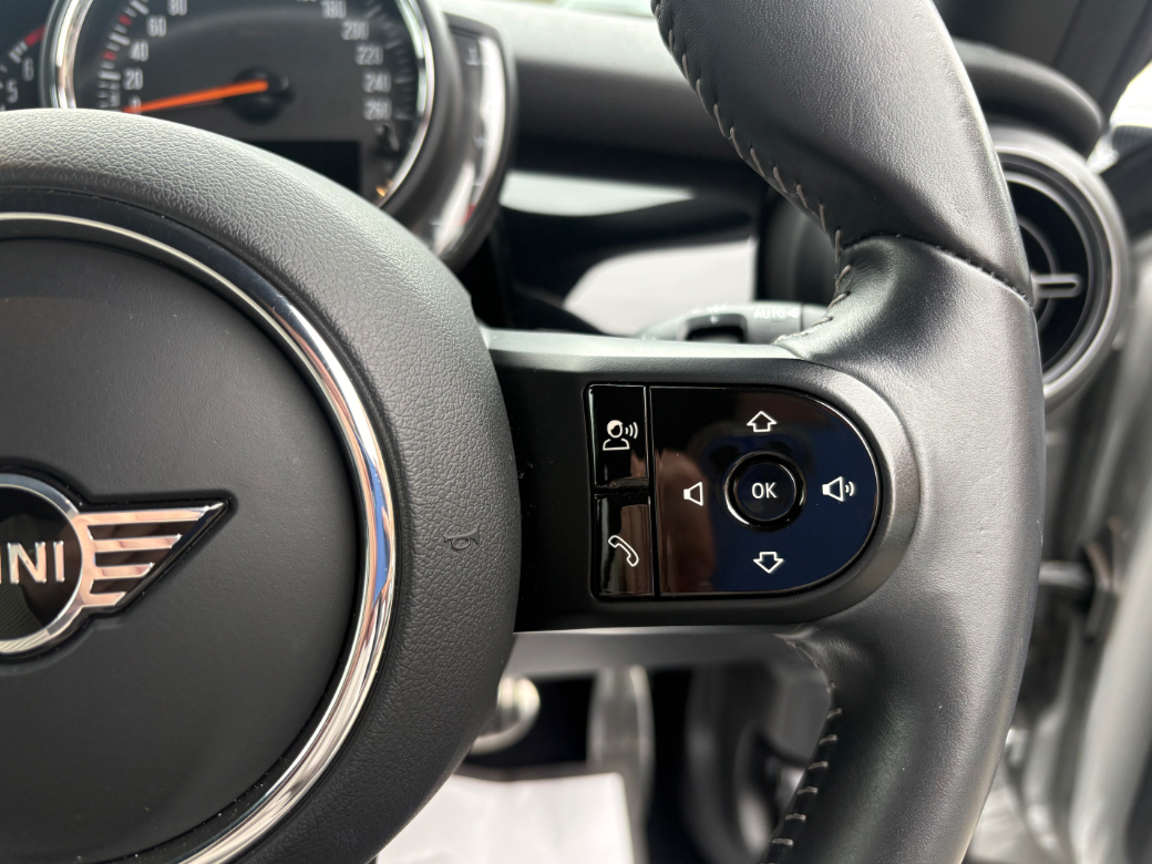 2023 Mini Hatch