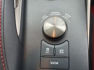 2017 Lexus IS 300h