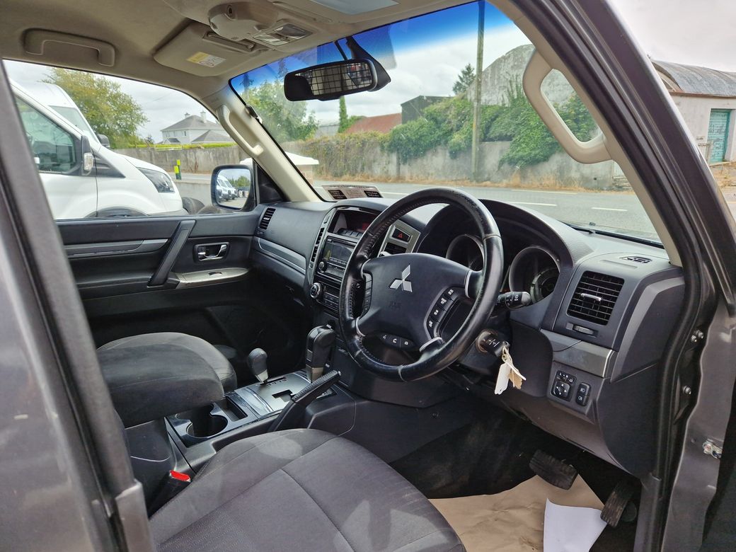 2017 Mitsubishi Shogun