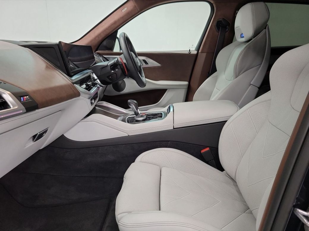 2025 BMW XM
