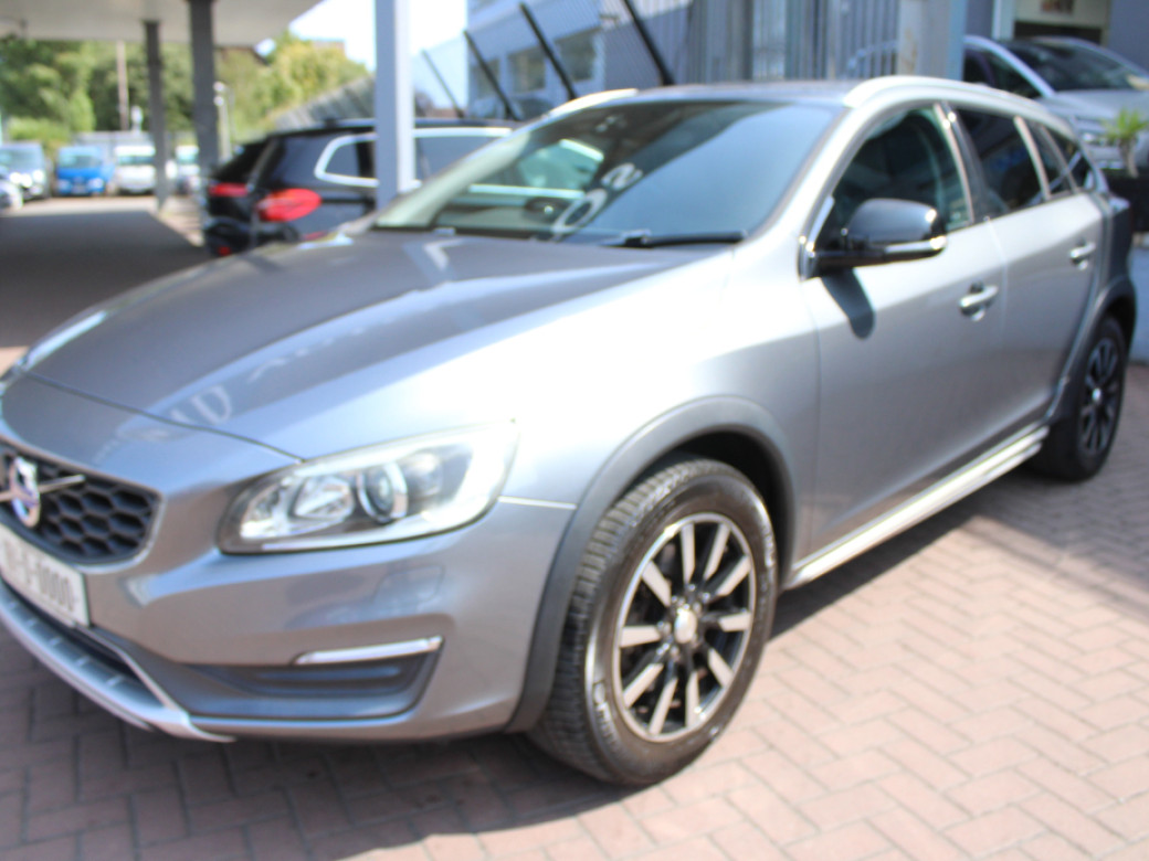 2016 Volvo V60 Cross Country