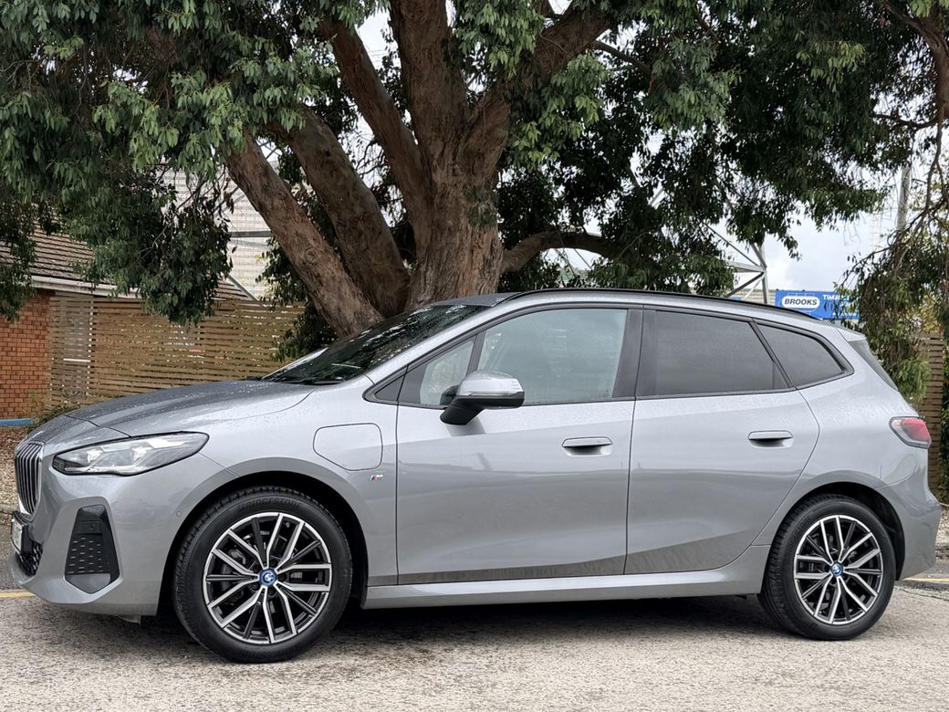2023 BMW 225