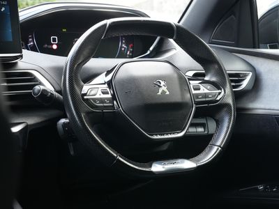 2022 Peugeot 5008