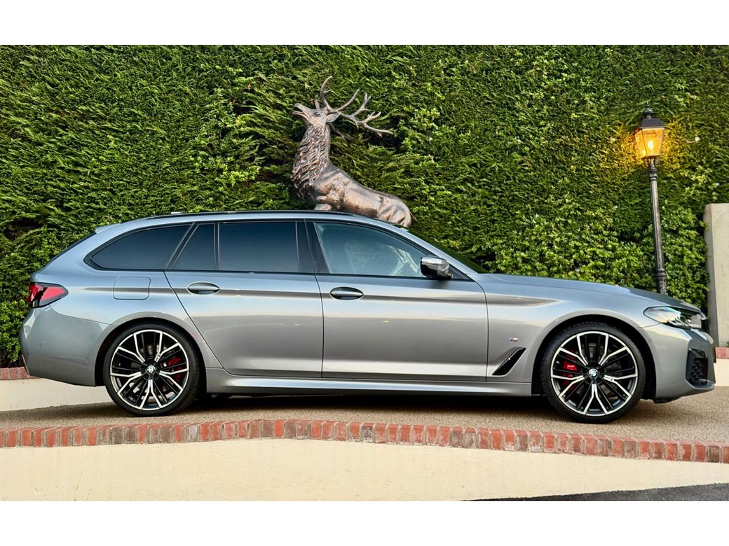 2023 BMW 520