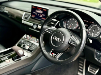 2016 Audi S8