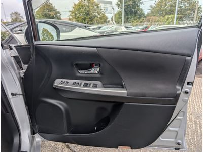 2019 Toyota Prius Alpha