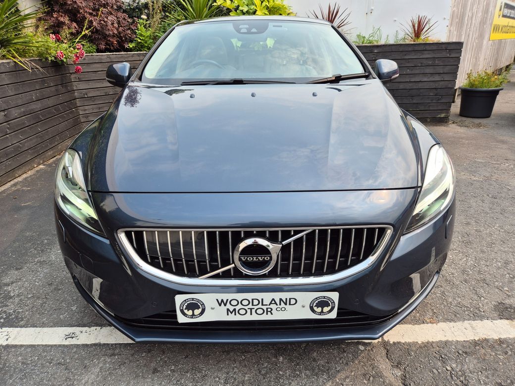 2020 Volvo V40