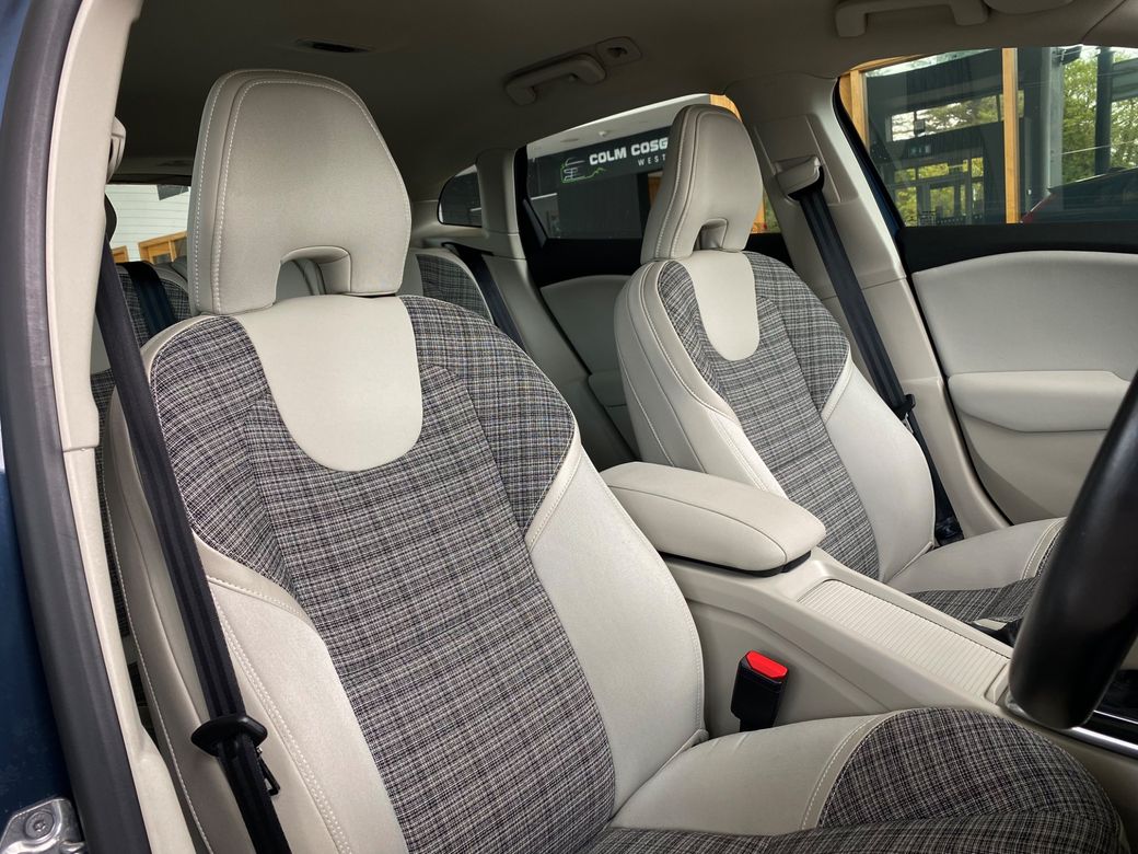 2016 Volvo V40