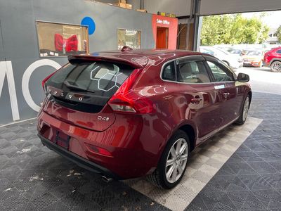 2017 Volvo V40