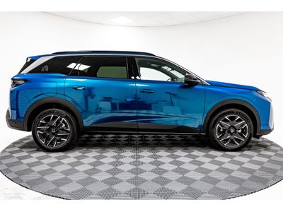 2025 Peugeot 5008