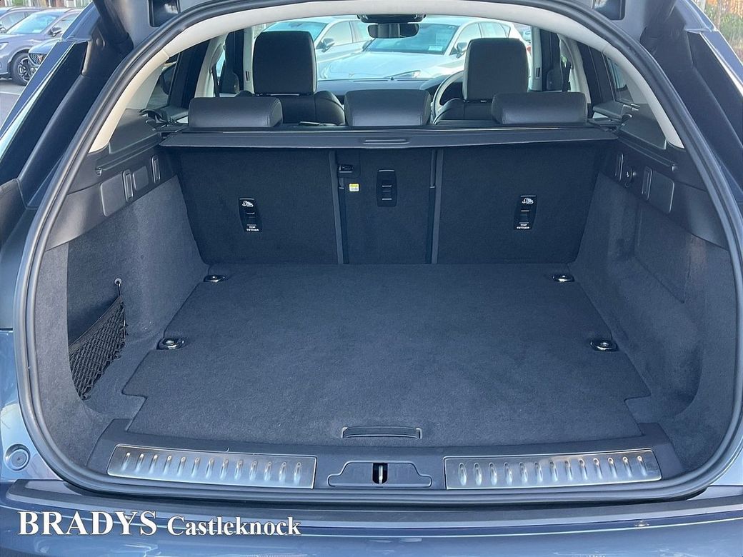 2025 Land Rover Range Rover Velar