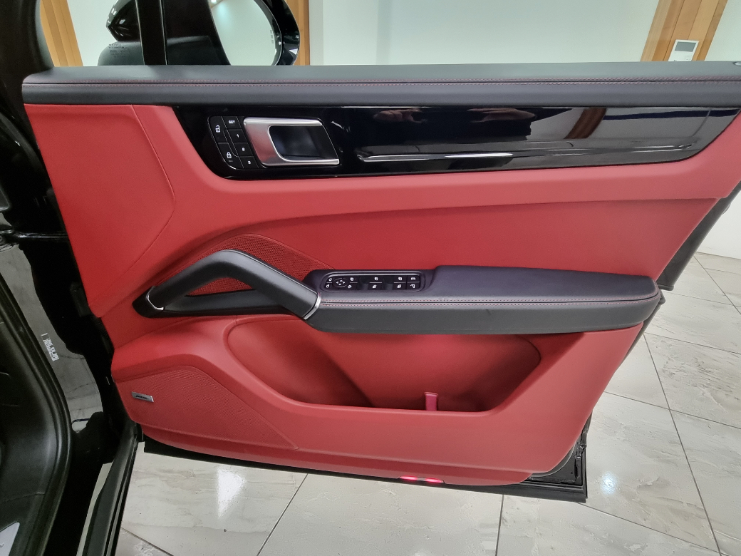 2023 Porsche Cayenne