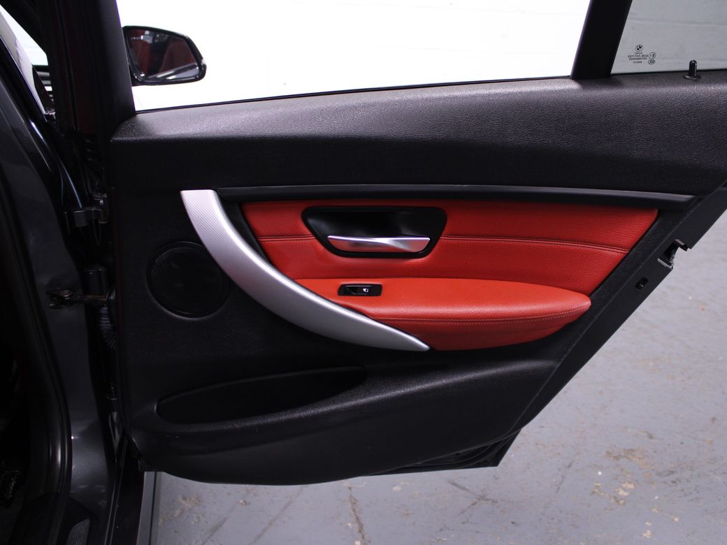 2015 BMW 320