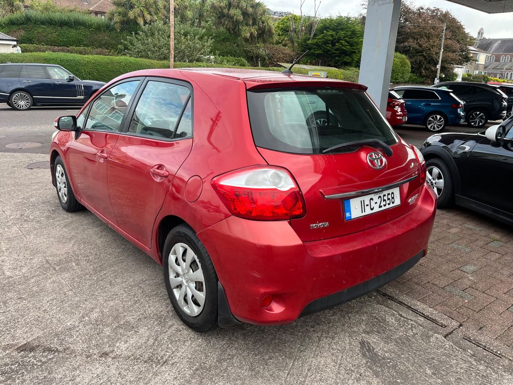 2011 Toyota Auris