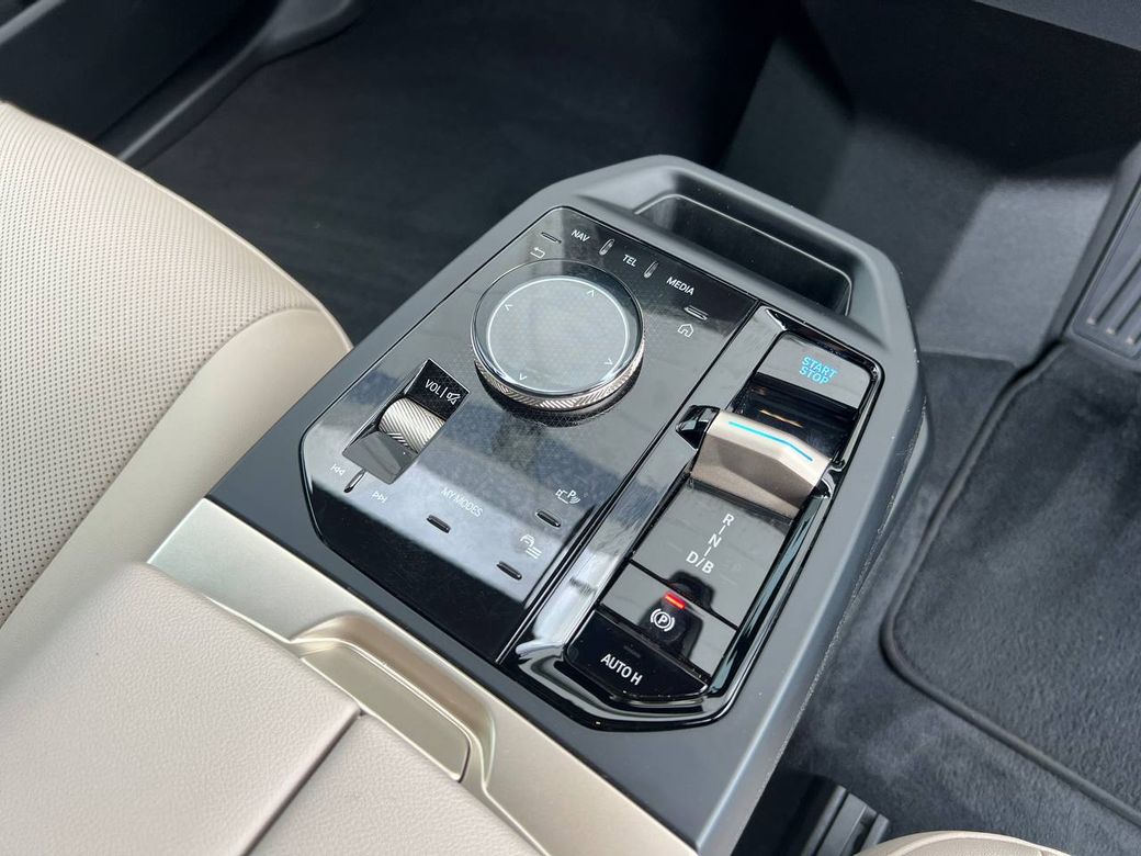 2022 BMW iX